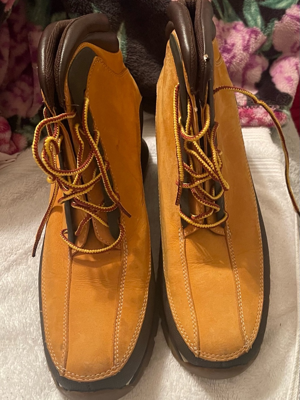 Women’s timberland boots size 9 medium mediums